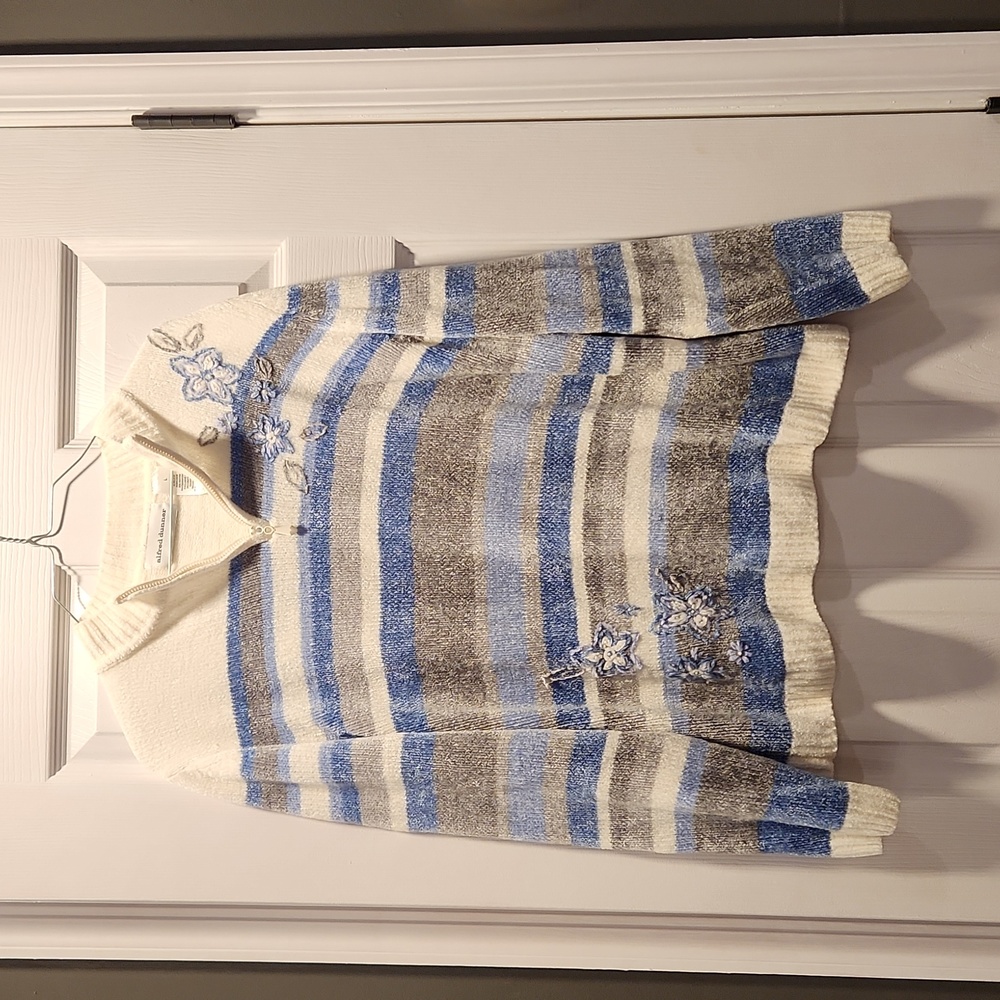 Large Alfred Dunner long sleeve super soft cream/blue/gray sweater w zipper neck